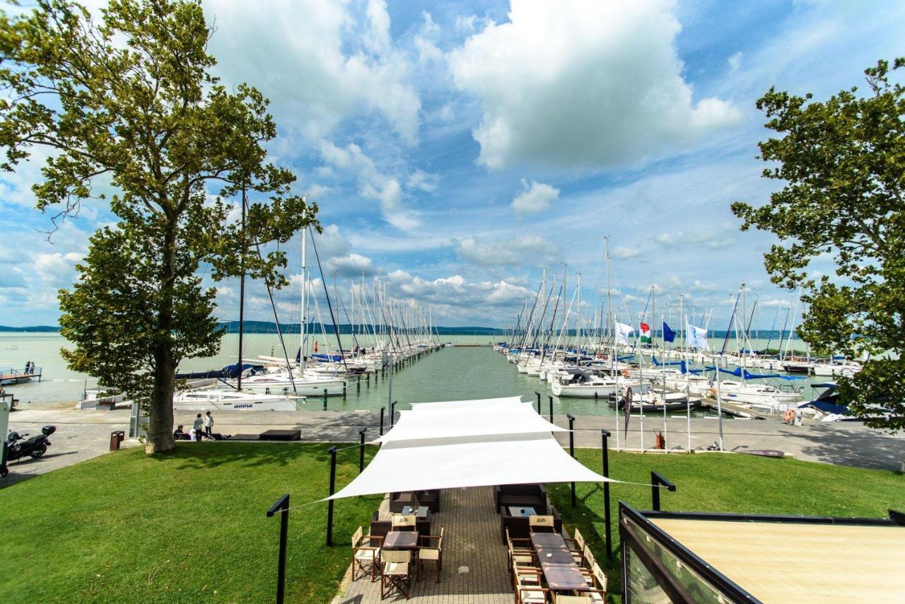Bl Bavaria Yachtclub & Apartments Балатонлелле Экстерьер фото