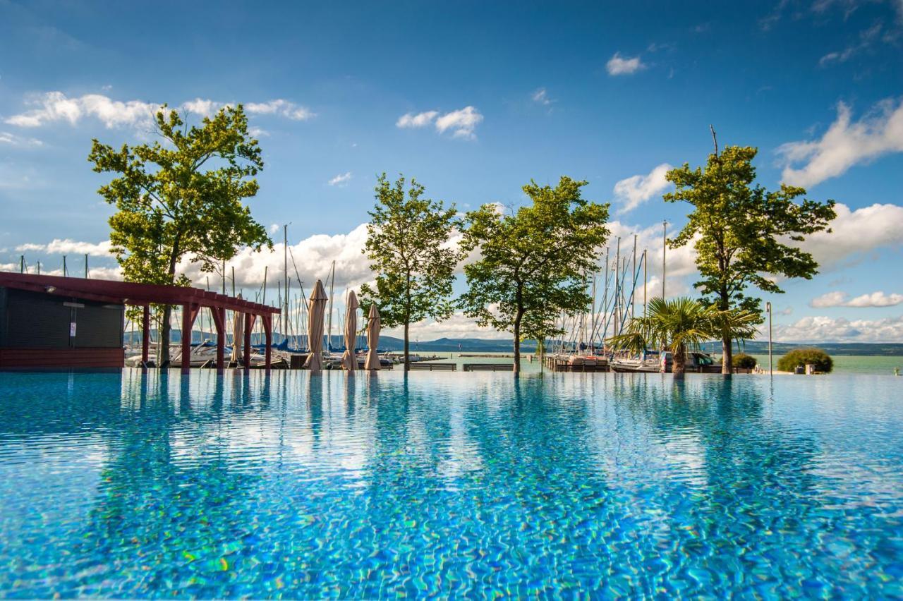 Bl Bavaria Yachtclub & Apartments Балатонлелле Экстерьер фото