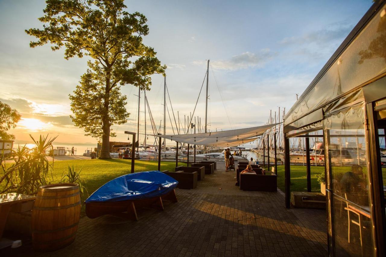 Bl Bavaria Yachtclub & Apartments Балатонлелле Экстерьер фото