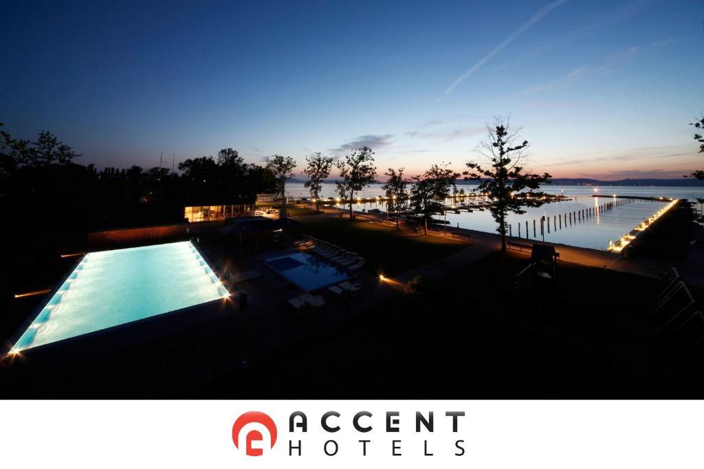 Bl Bavaria Yachtclub & Apartments Балатонлелле Экстерьер фото